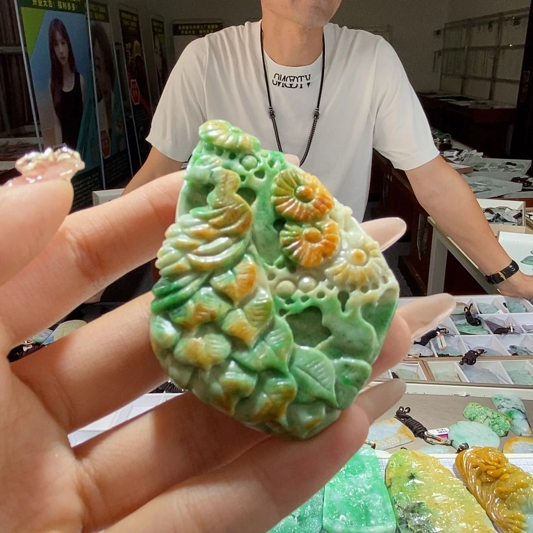 翡翠未镶嵌颈饰翡翠