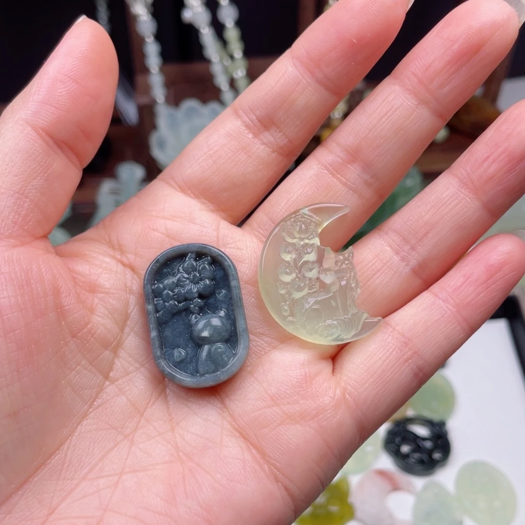 q***r蛇纹石玉未镶嵌颈饰