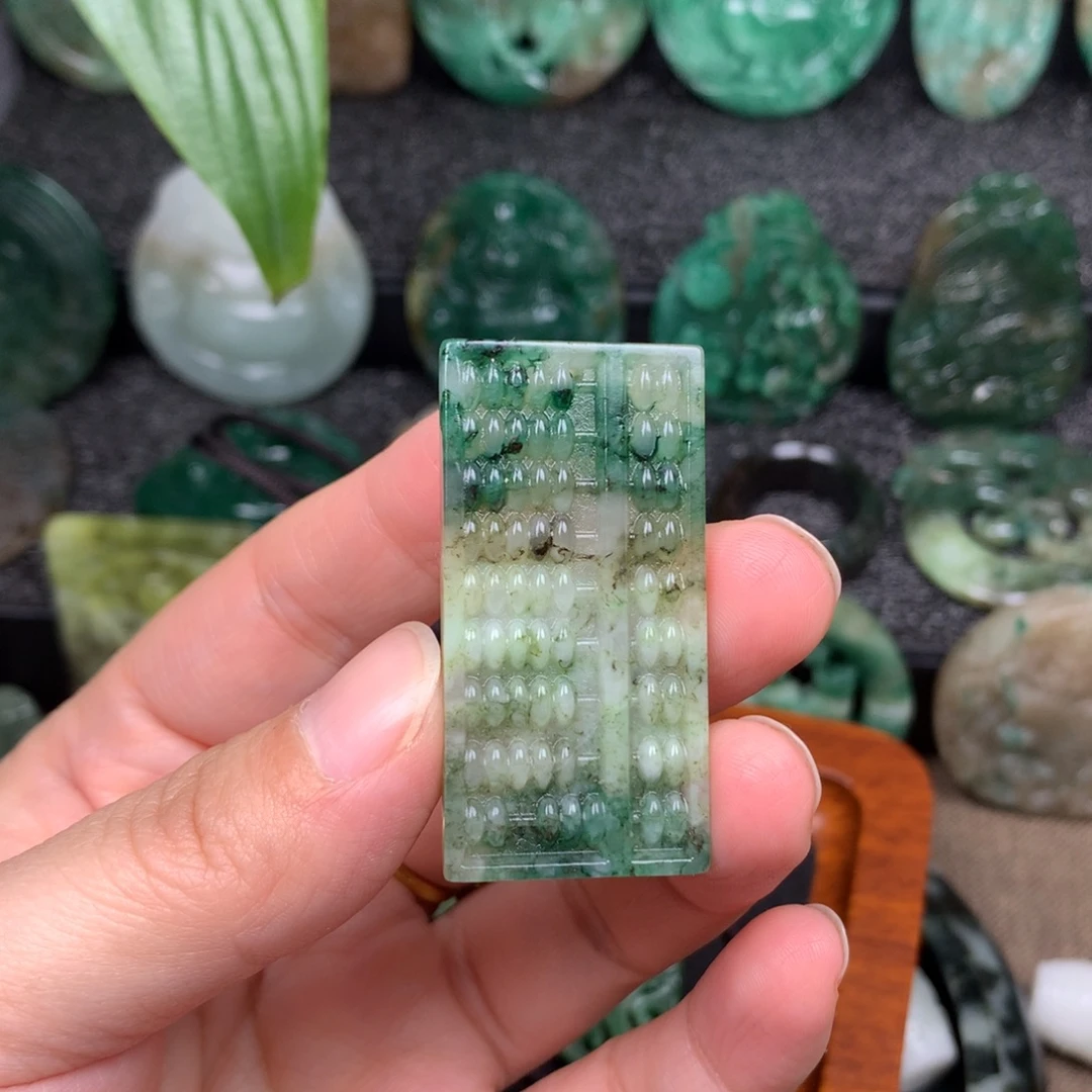 独山玉未镶嵌颈饰