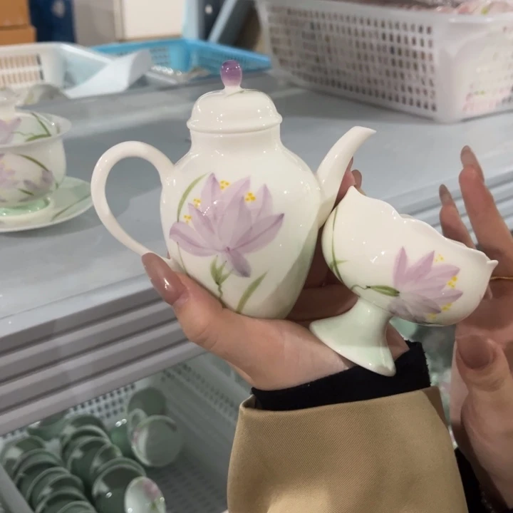 两件套哈哈哈哈哈哈