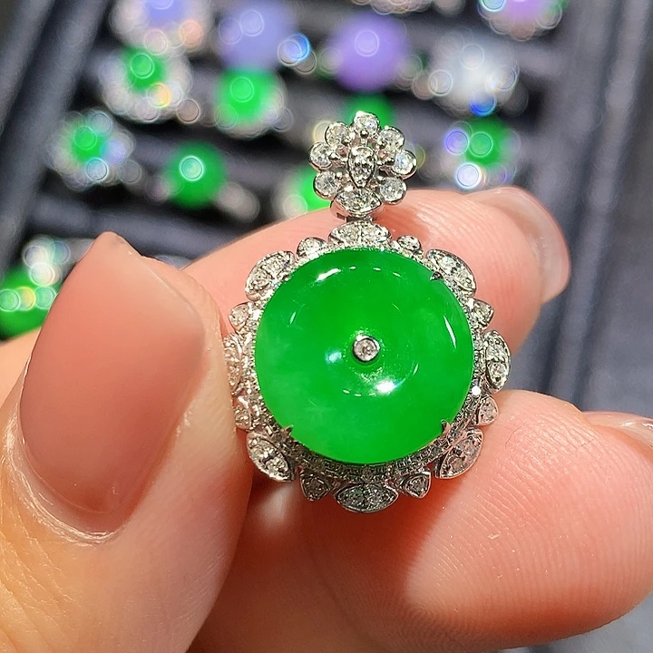 睛***天翡翠18K金镶嵌吊坠(不含链)