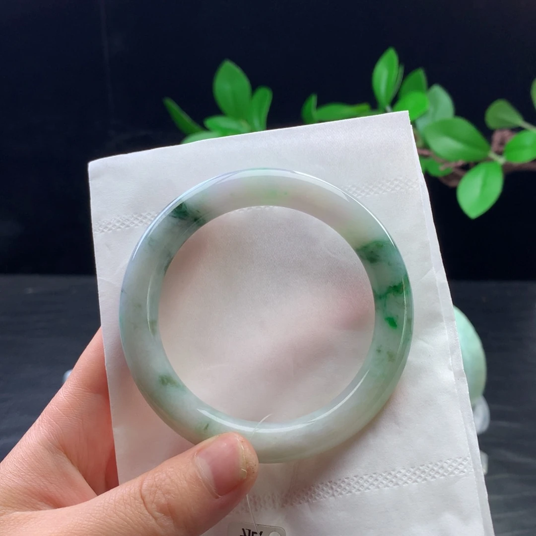 定制翡翠未镶嵌手镯