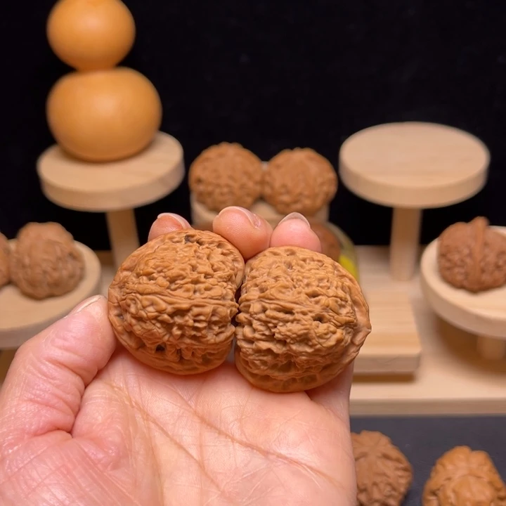 金***客吊坠文玩核桃37南疆石