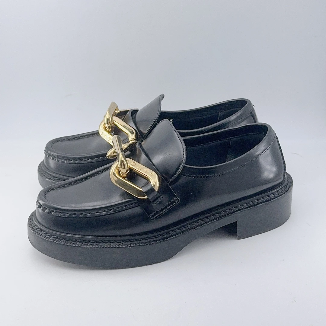 95新 LouisVuitton/路易威登 36.5码/黑色锁扣乐福鞋
