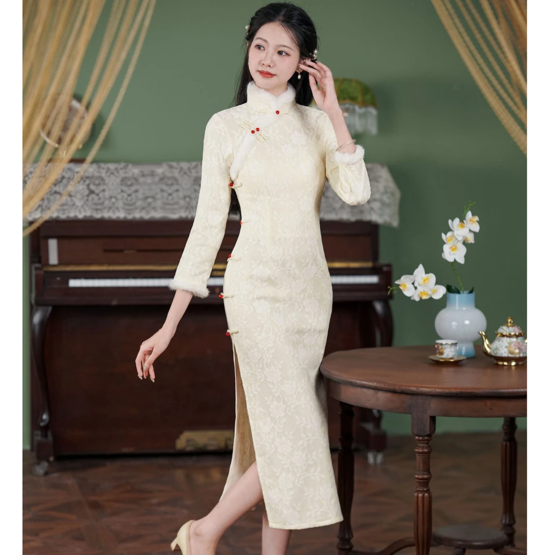 新款白色加绒加厚冬季气质订婚日常旗袍少女中长款修身复古冬款