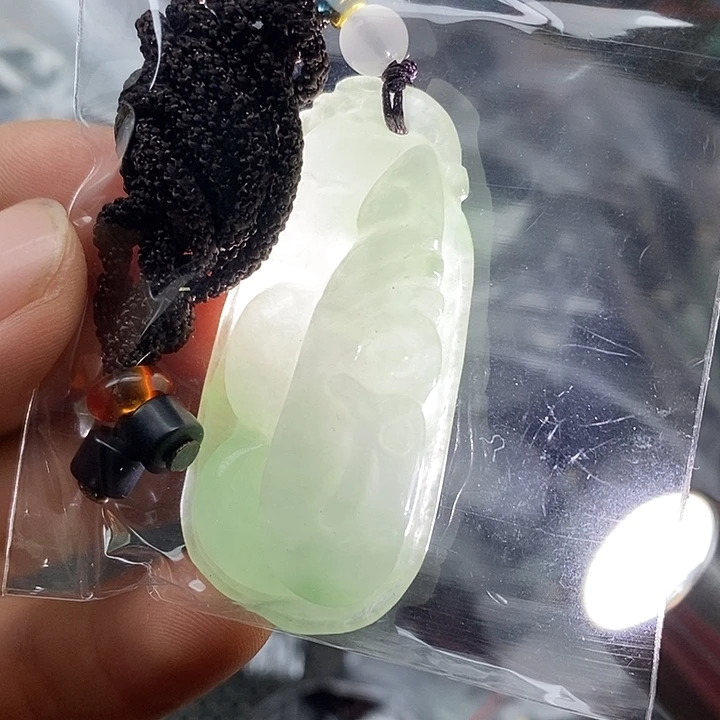 翡翠未镶嵌颈饰438