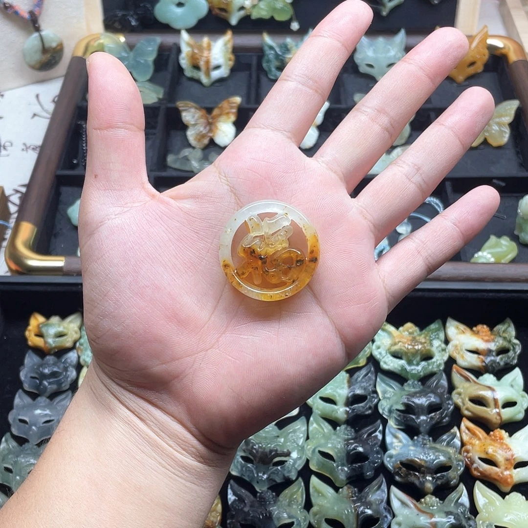 未镶嵌蛇纹石玉颈饰