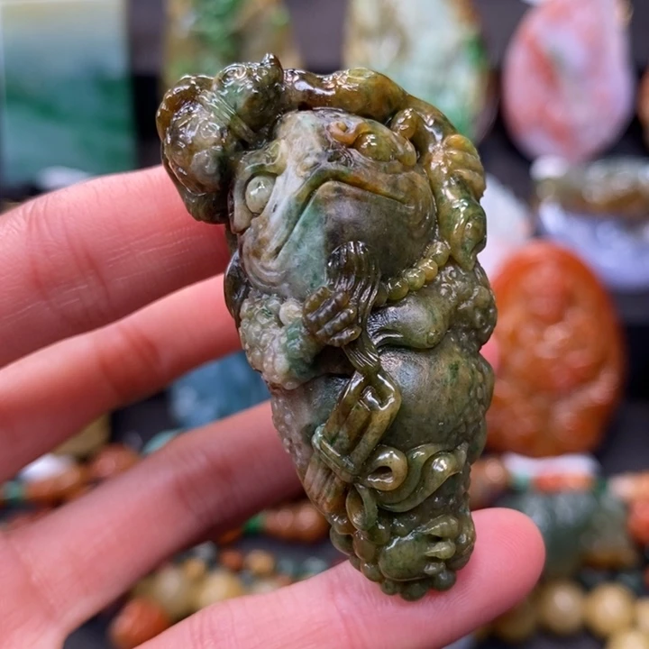 翡翠未镶嵌颈饰缅甸天然翡翠A货