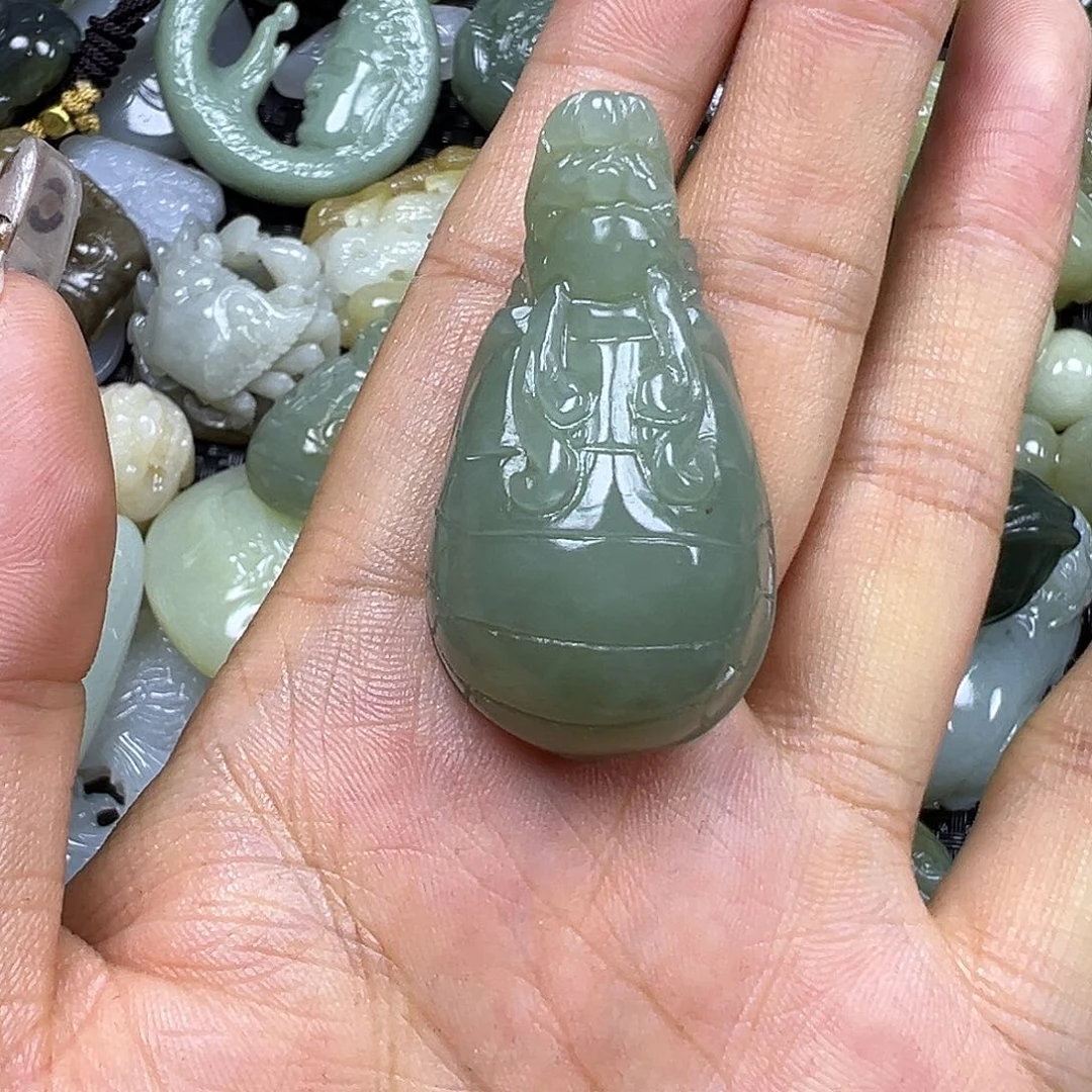 琪***琪颈饰未镶嵌和田玉