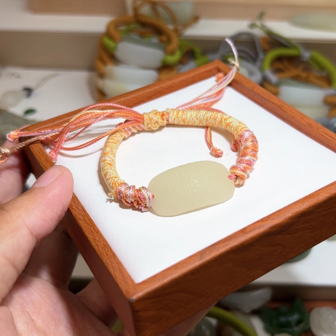 和田玉未镶嵌颈饰陈*