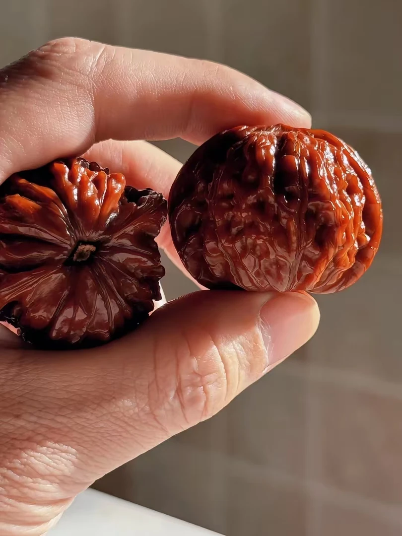 精品文玩核桃磨盘白狮子虎头南疆石苹果园