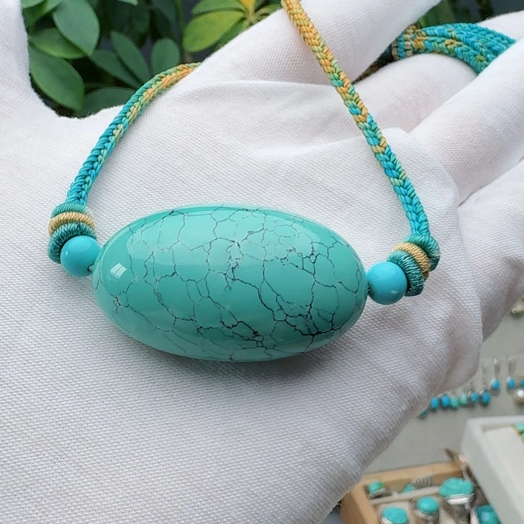 绿松石未镶嵌颈饰吊坠