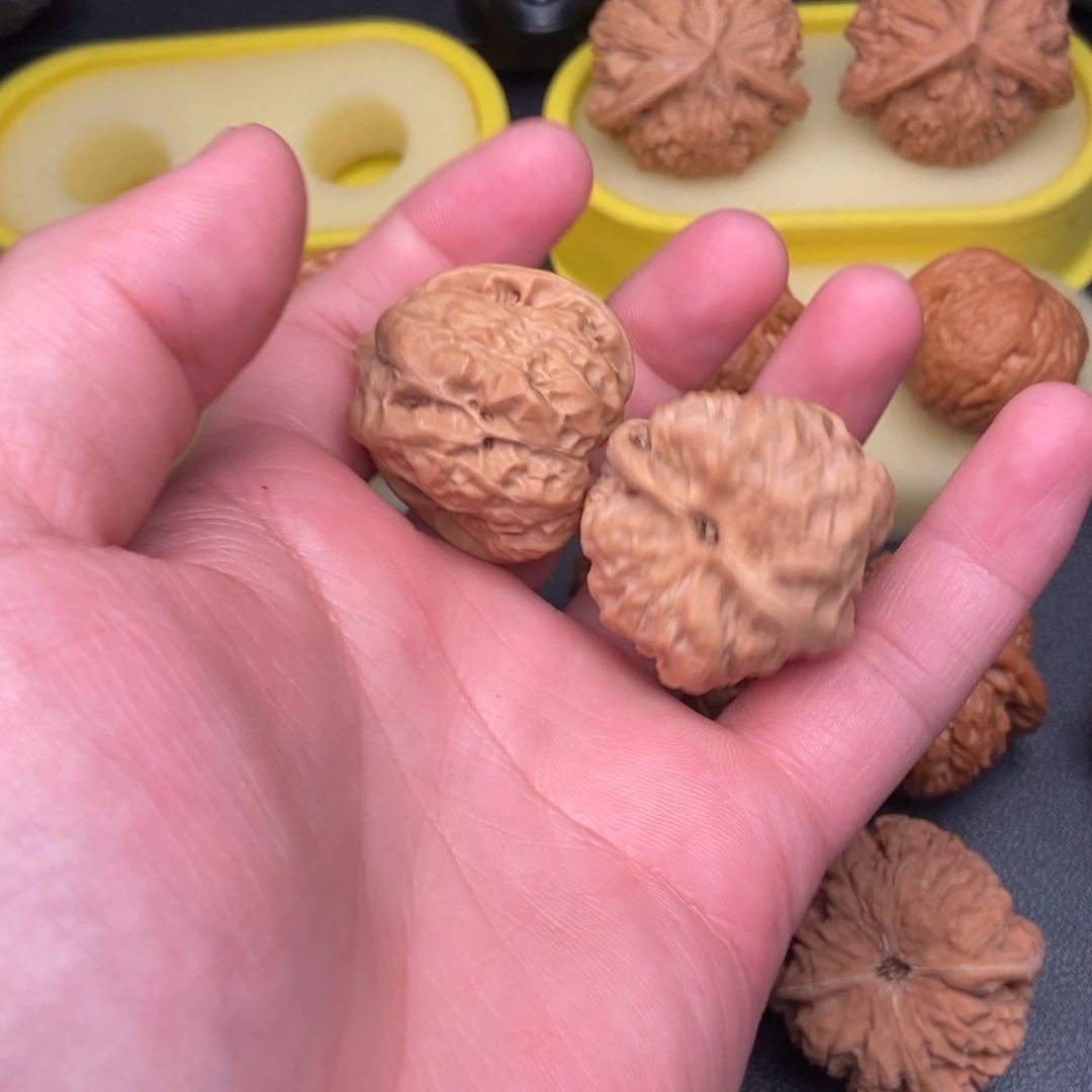 E***i文玩核桃把件青蛙