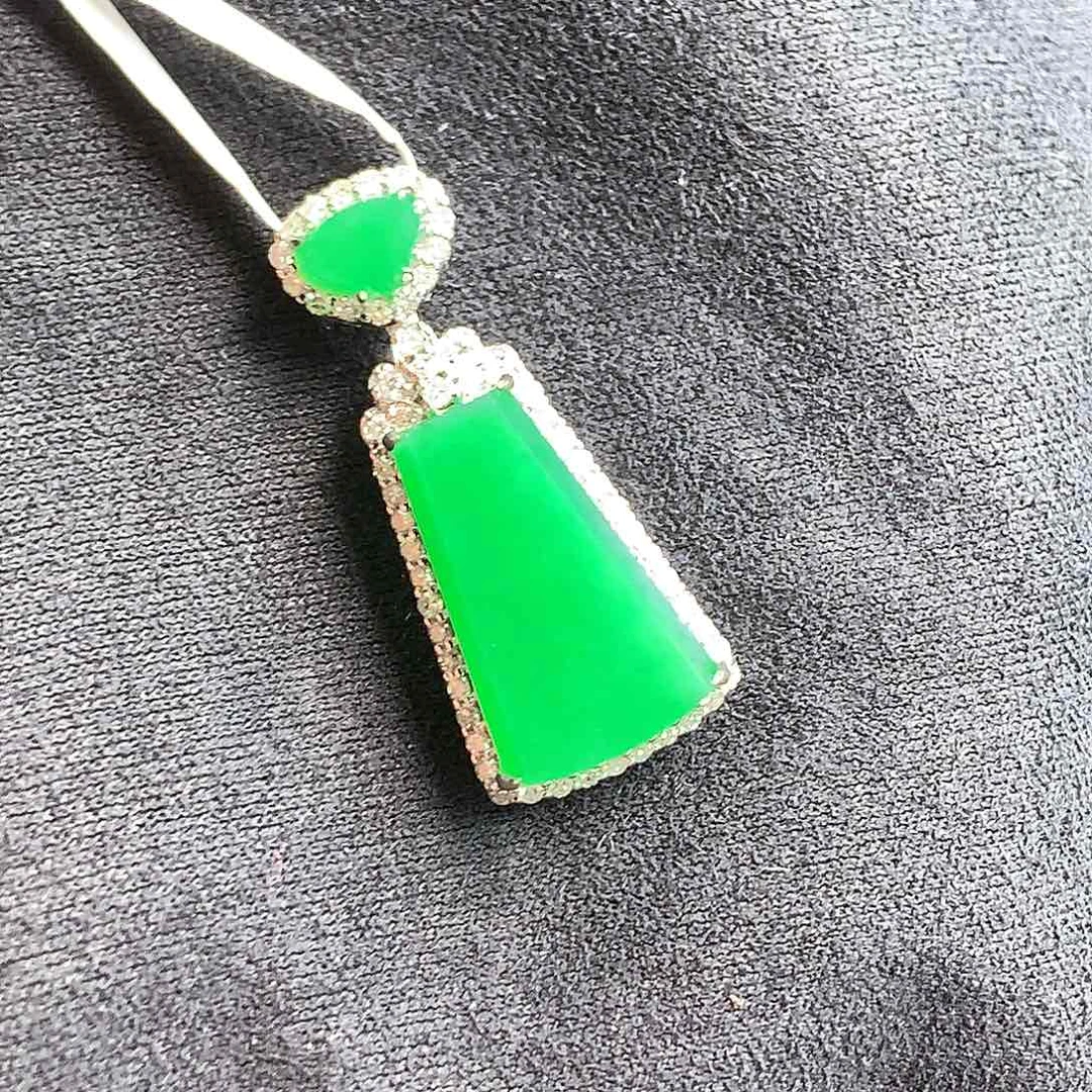 翡翠颈饰18K金镶嵌十****）上新