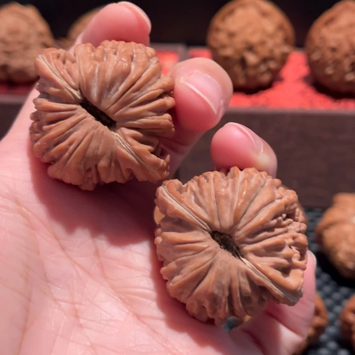 燎***文玩核桃吊坠汉高楼