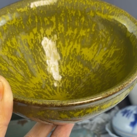 黄黄的的颜色的盏