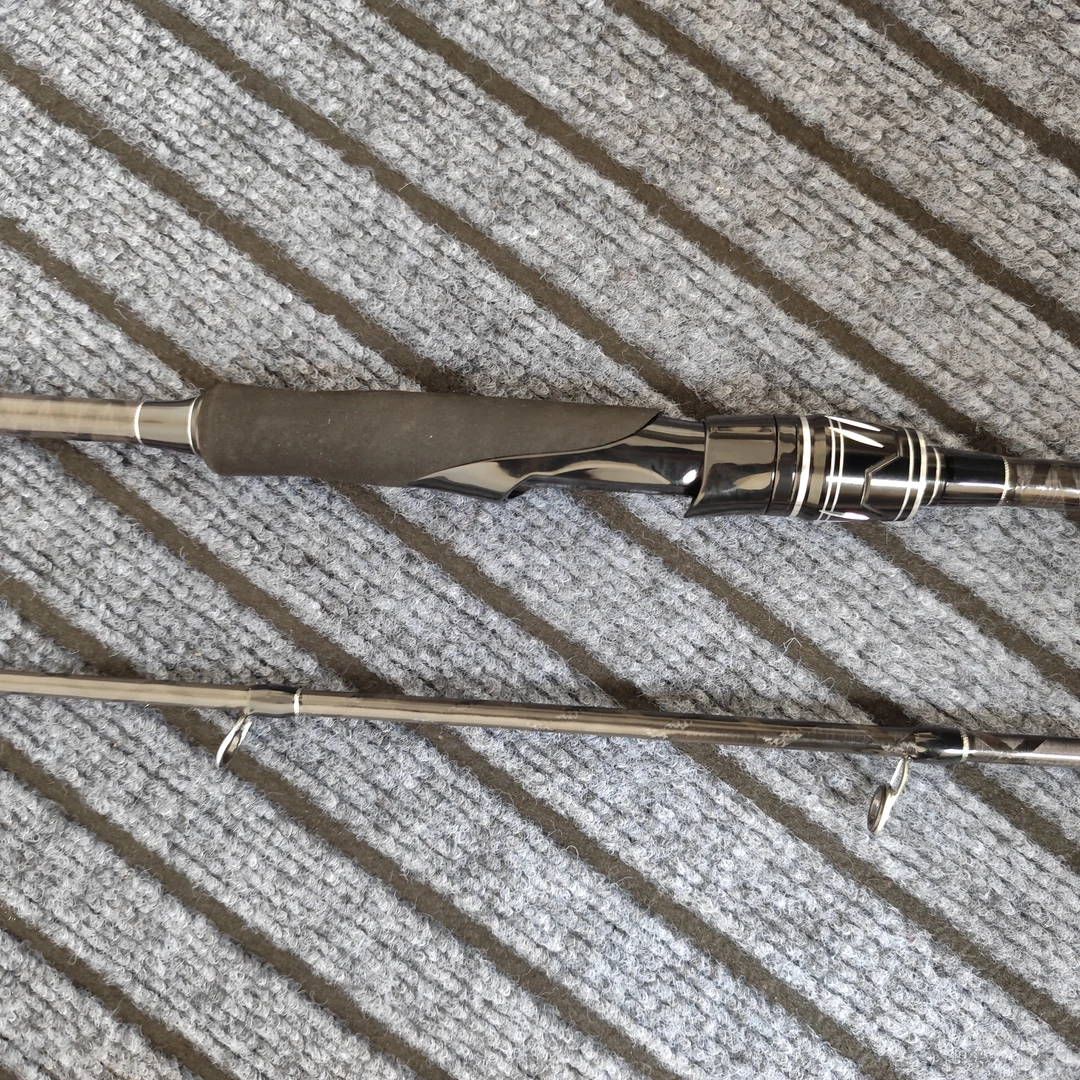 黑色直柄路亚远投钓鱼竿钓鳡鱼鲈鱼翘嘴