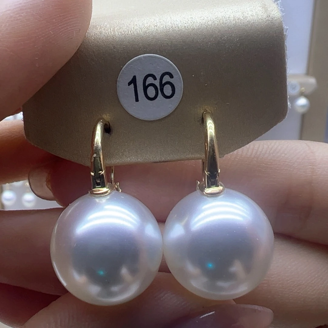 18K金镶嵌淡水珍珠耳饰