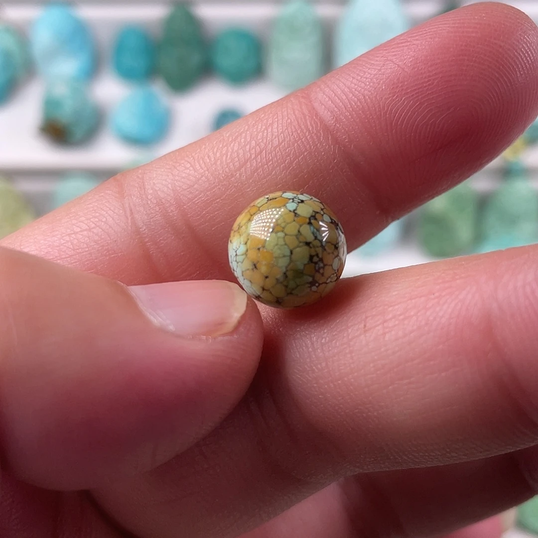 绿松石未镶嵌颈饰