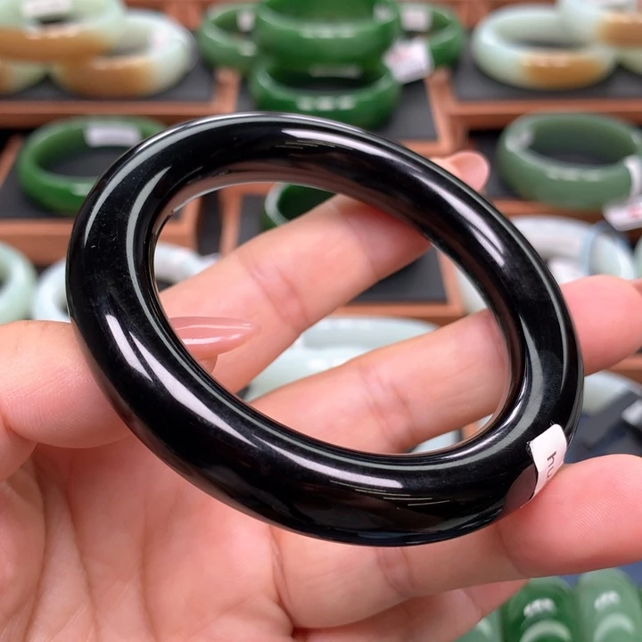 和田玉手镯未镶嵌5556圈口