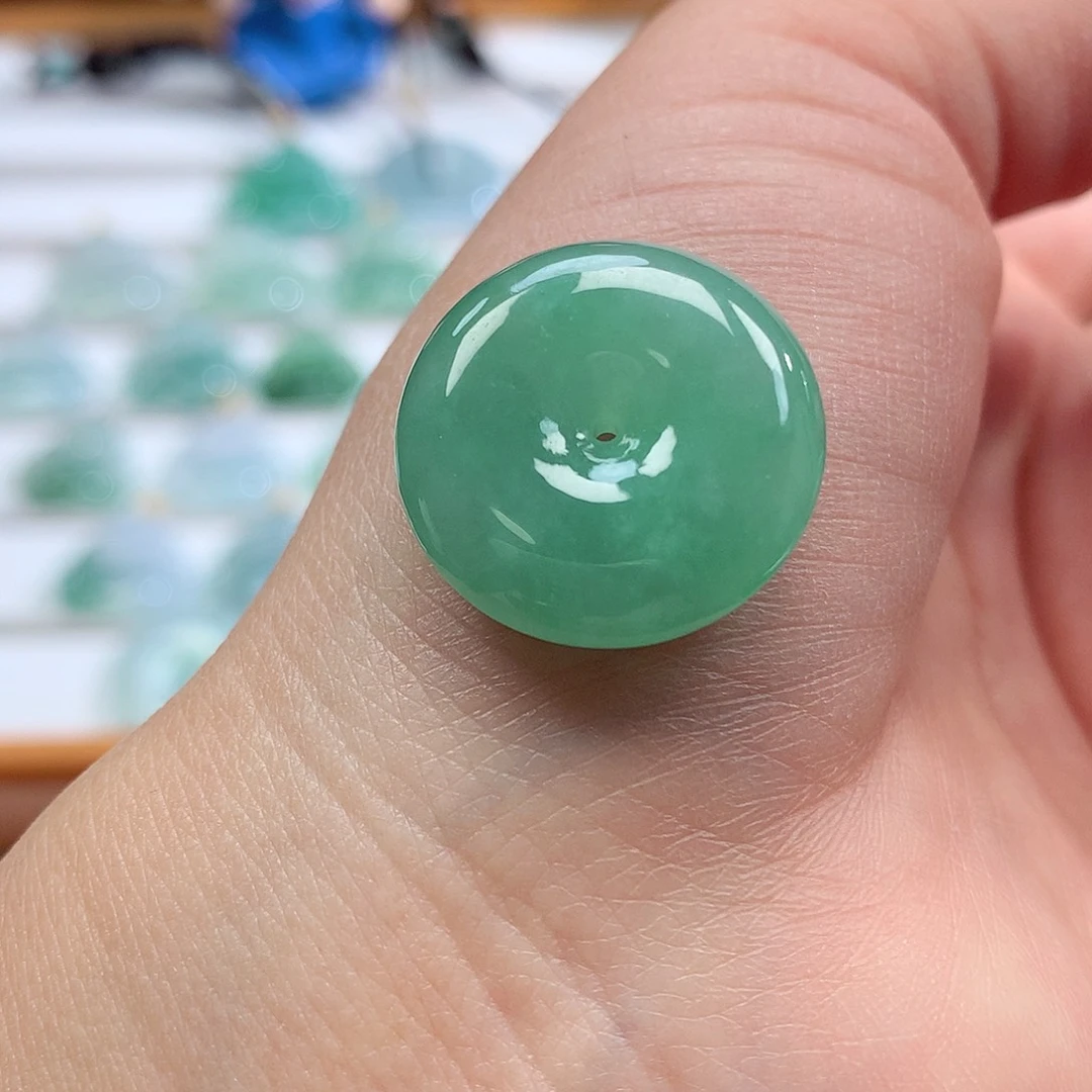 翡翠未镶嵌吊坠(不含链)21.5-6.4