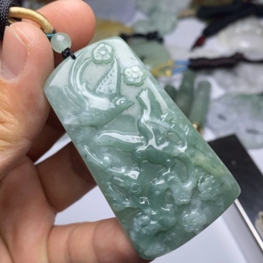翡翠未镶嵌颈饰翡翠
