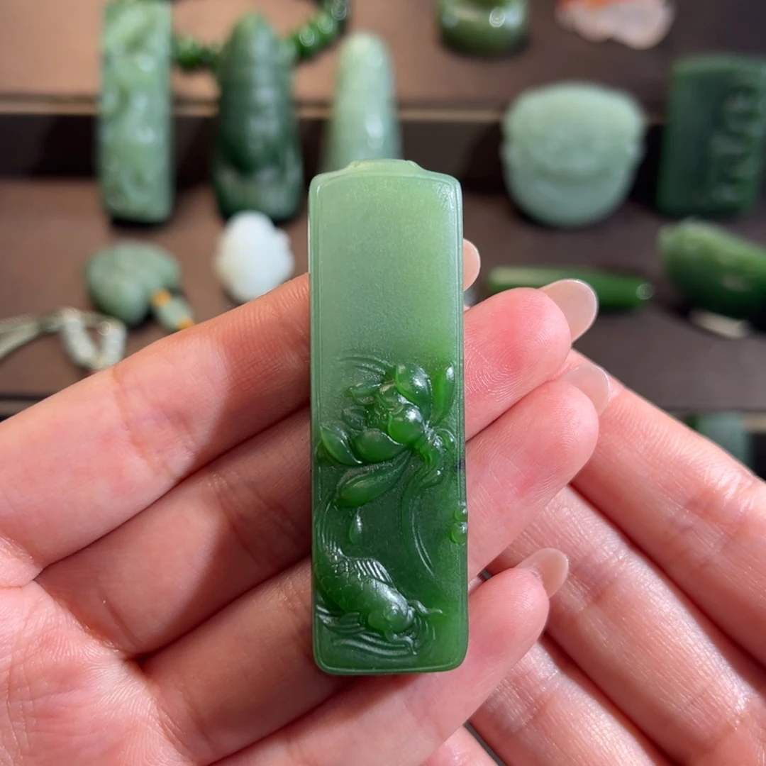 采***下和田玉未镶嵌颈饰