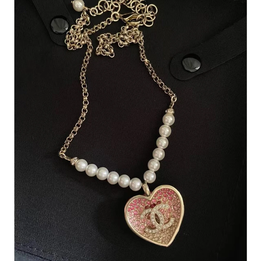 95新 Chanel/香奈儿 24期粉色爱心珍珠项链  16921456  nn