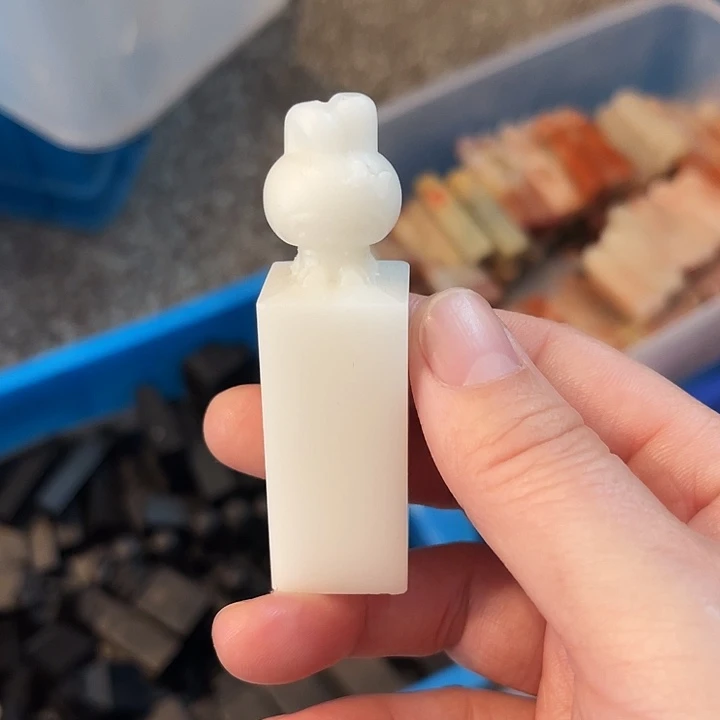 老挝石偏远满百包邮，刀感偏硬的