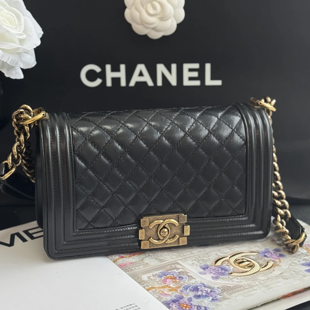 95新 Chanel/香奈儿 香奈儿黑金油蜡牛皮leboy中号斜挎包17开带卡
