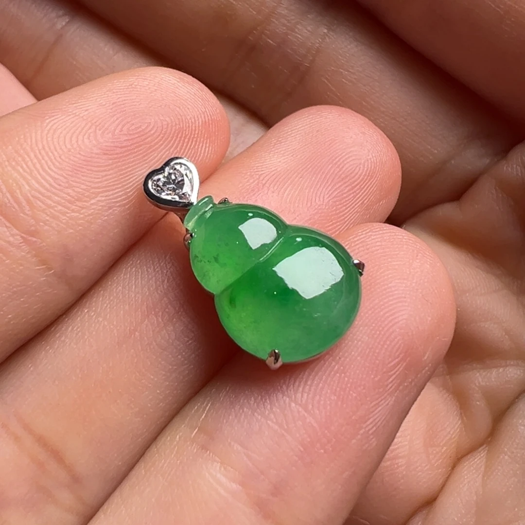 翡翠18K金镶嵌颈饰Y葫芦