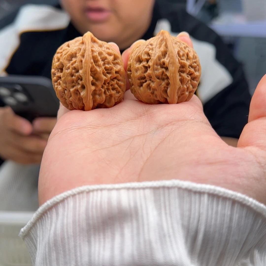 文玩核桃把件33-34梨木台