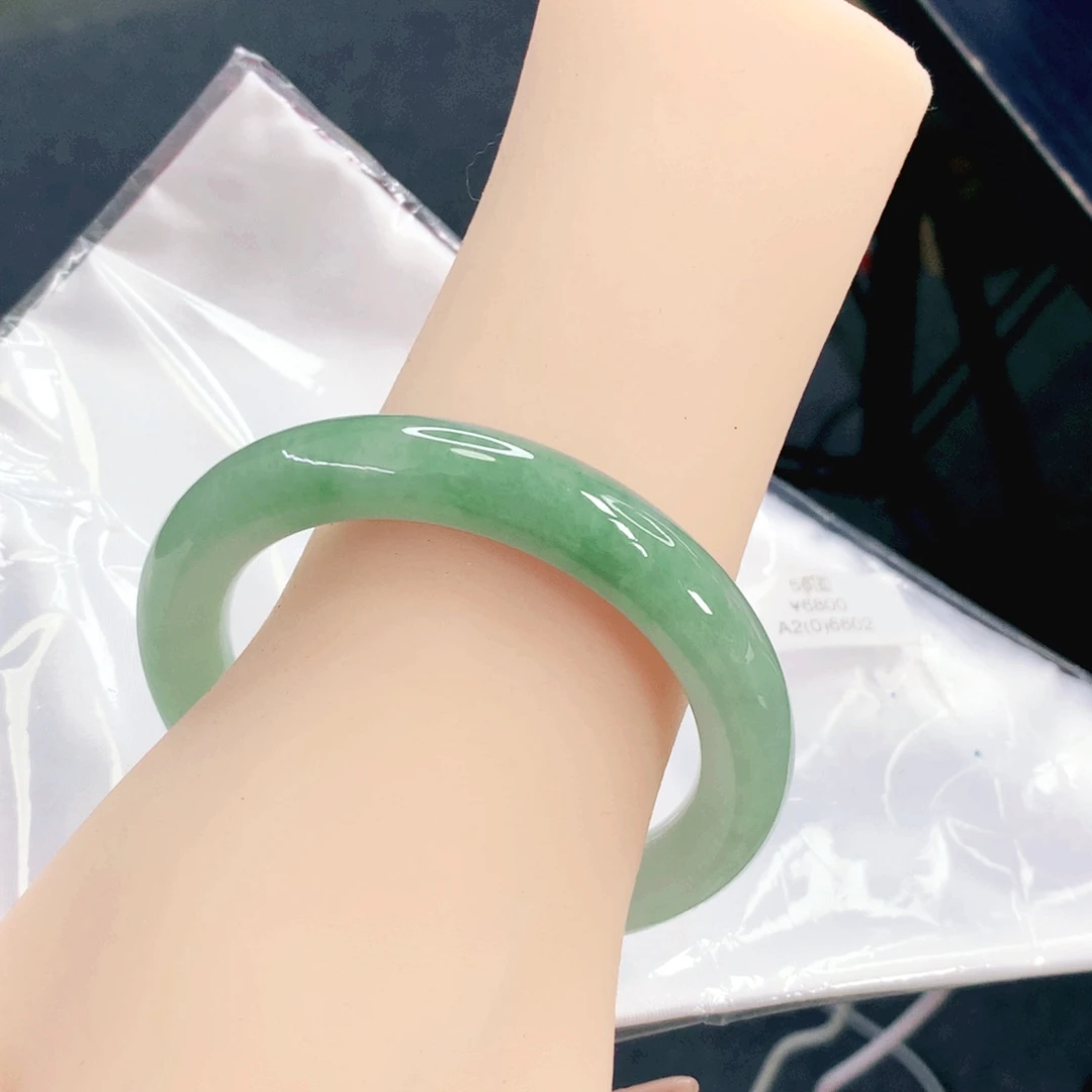 翡翠未镶嵌手镯57