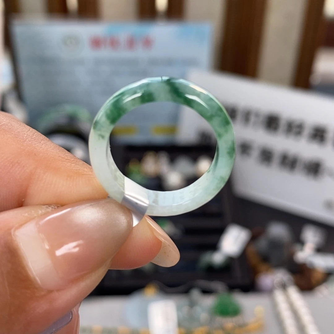 未镶嵌戒指翡翠翡翠戒指