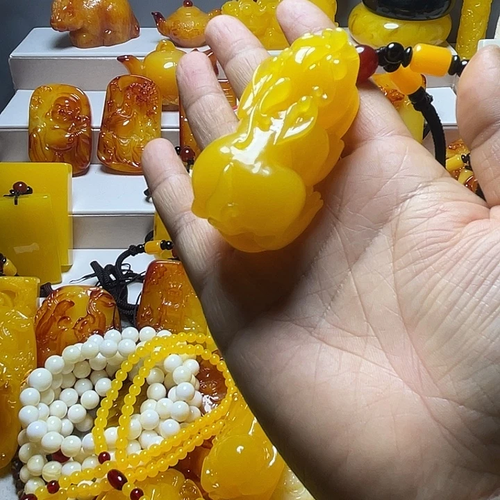 靳***奶两个貔貅手把 服饰配饰