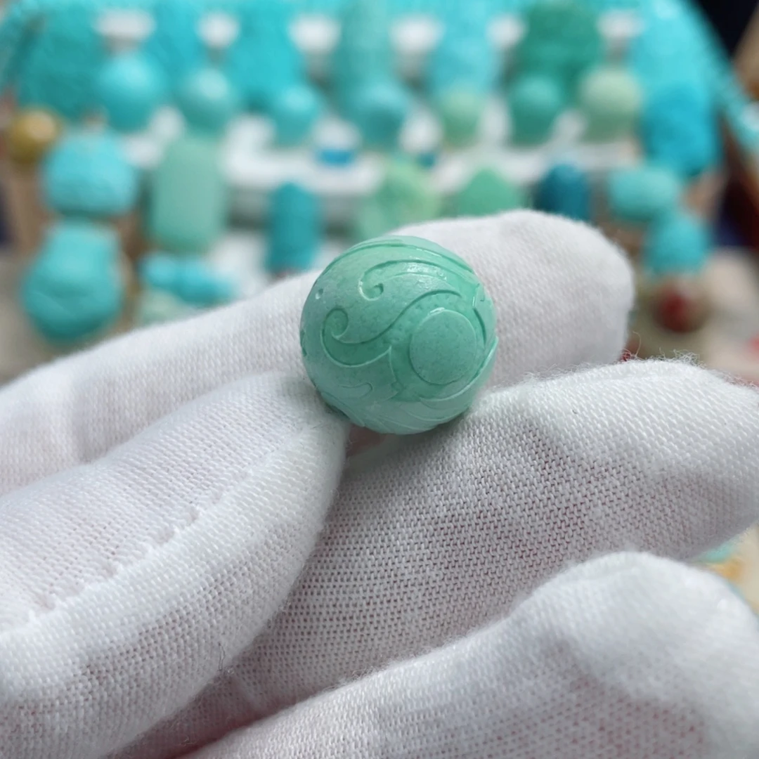 绿松石未镶嵌珠宝奇石