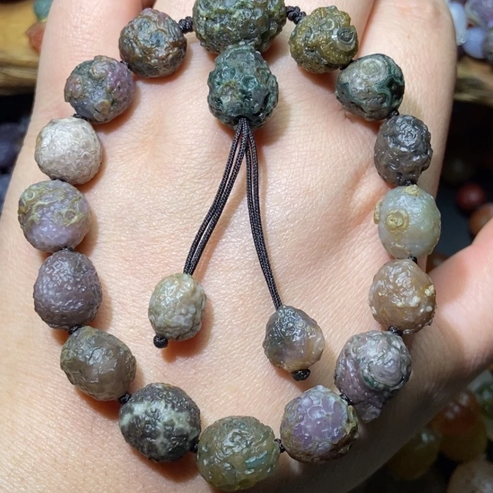 石材紫绿浮雕眼睛石