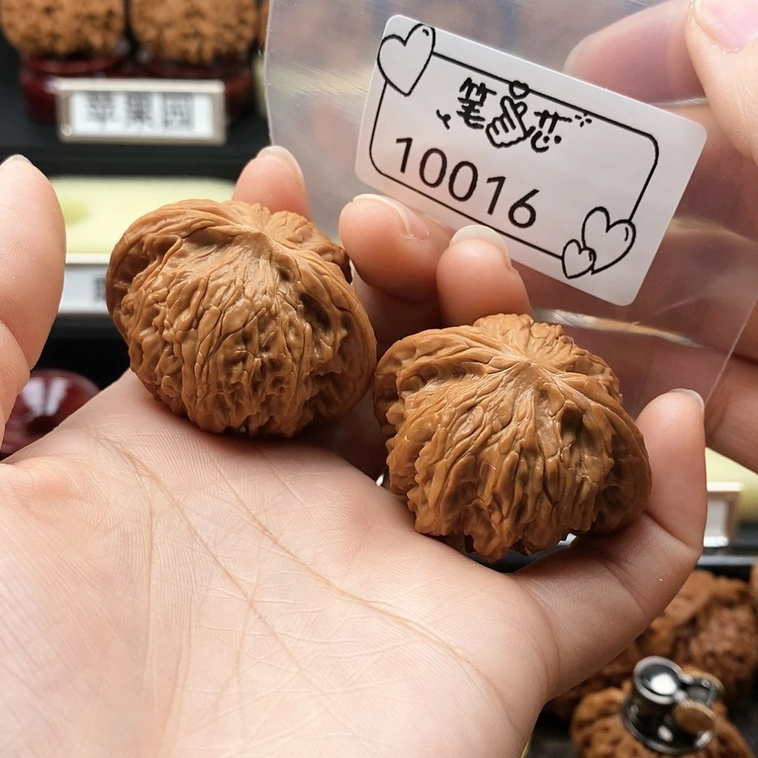 文玩核桃把件刘*潇磨盘10016