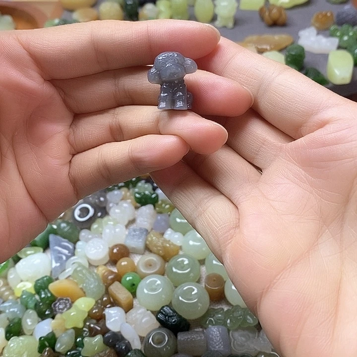 未镶嵌和田玉挂件狗