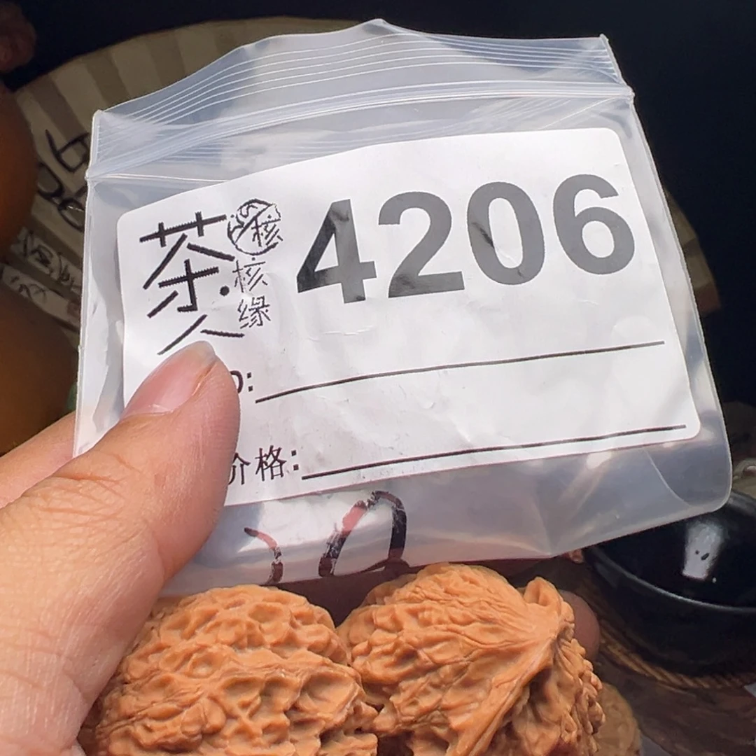 文玩核桃把件我们