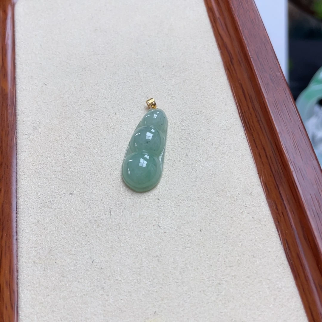 翡翠颈饰未镶嵌翡翠挂件