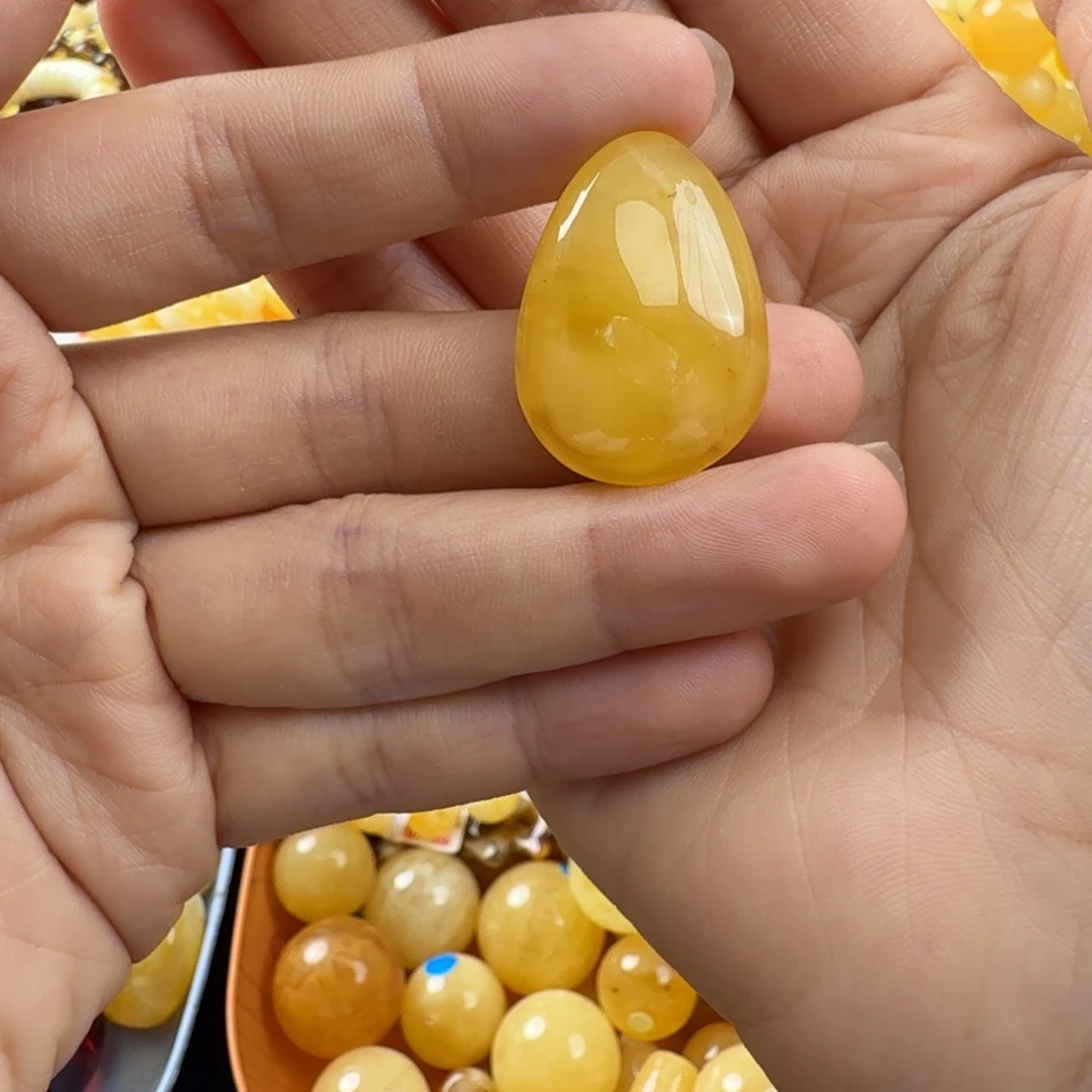 未镶嵌琥珀珠宝奇石