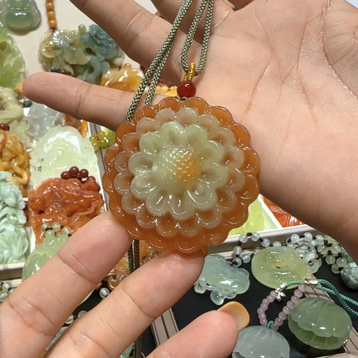 蛇纹石玉未镶嵌吊坠