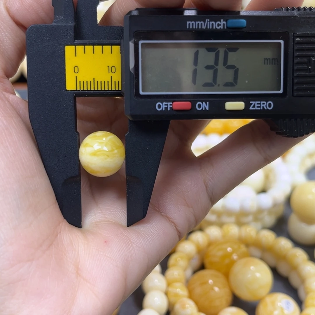 琥珀未镶嵌手串……