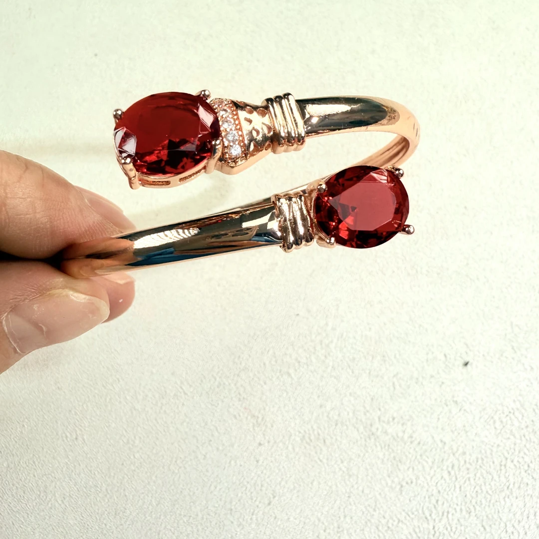 纯铜仿水晶手镯 新款قاپلىما قىزىل ئالتۇن ياقۇت بىلەيزۈك