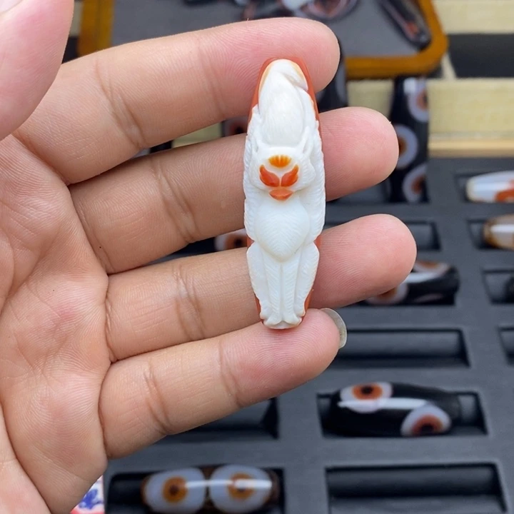 玛瑙/玉髓桶珠未镶嵌神*扯九尾狐