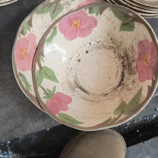 陶瓷盘子碗啥都有