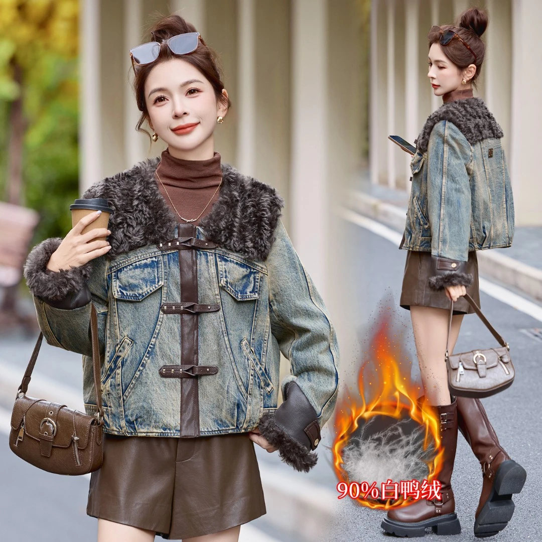 短款羽绒服女2025冬季新款小个子巨好看的羊羔毛翻领保暖牛仔外套