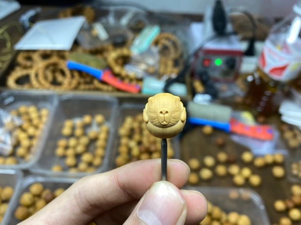 猴头手串单款雕刻卡皮巴拉土拨鼠