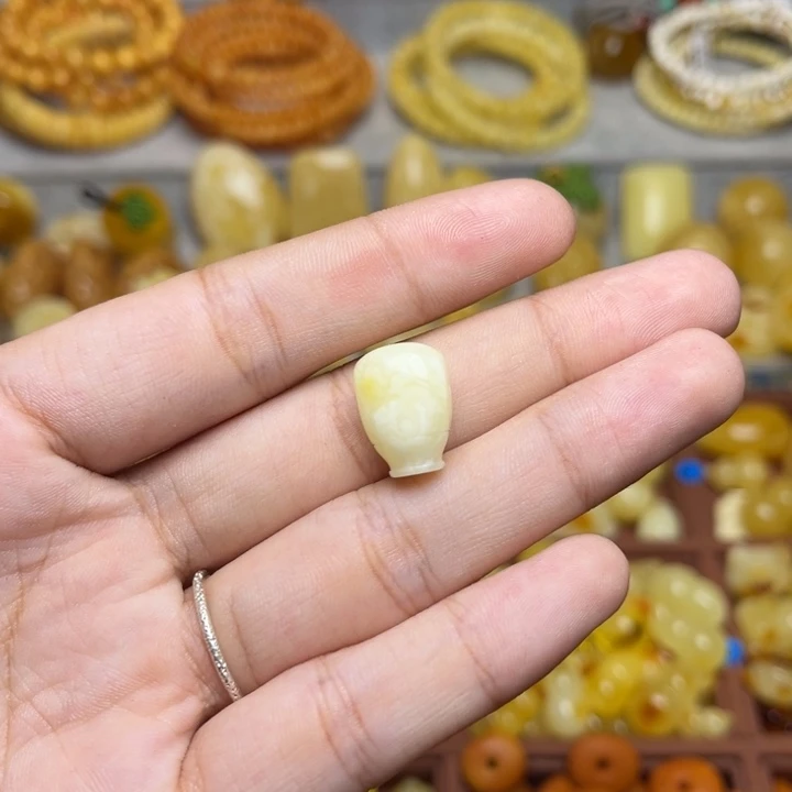 蜜蜡未镶嵌珠宝奇石满蜡白妖花三通